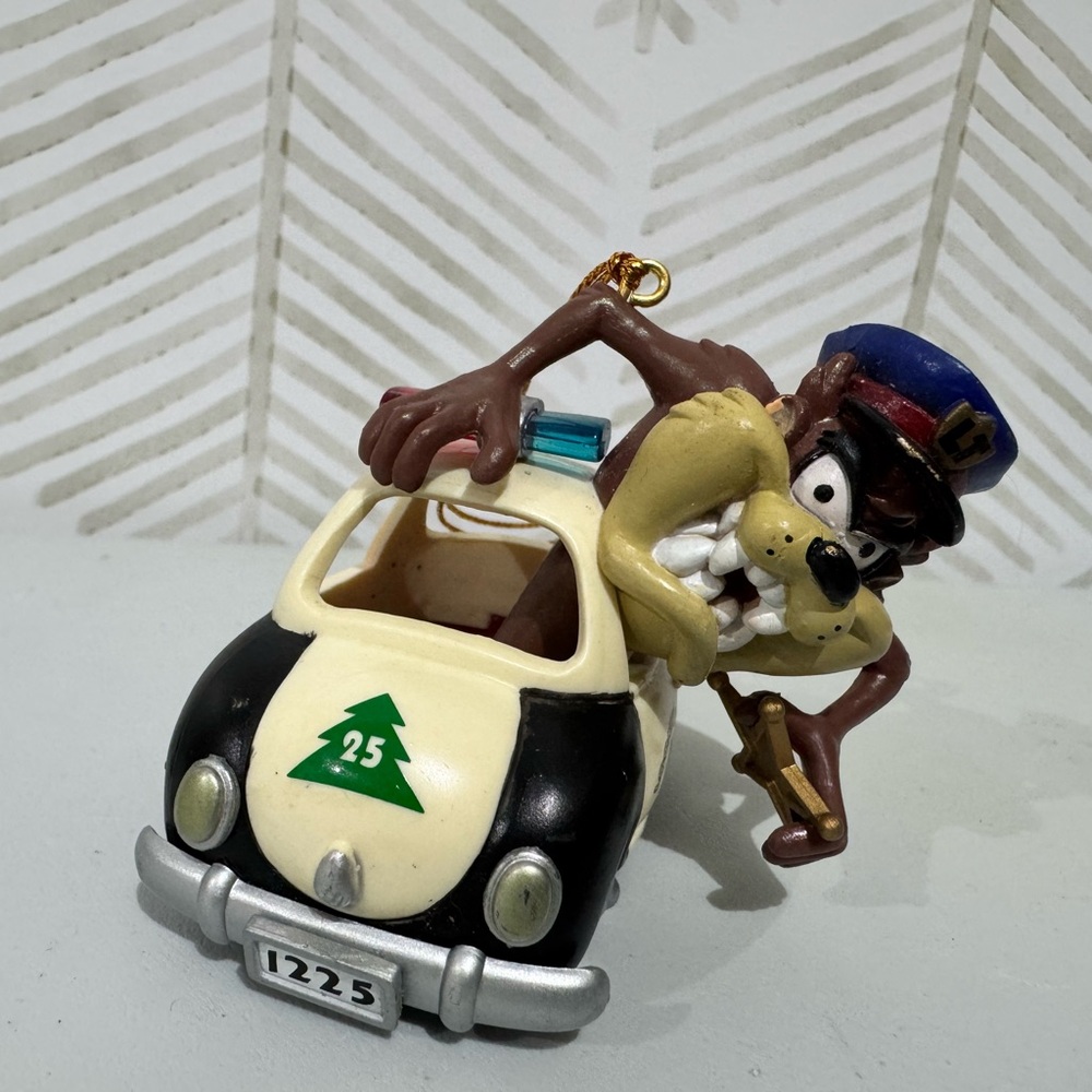 Looney Tunes Ornament Tasmanian Devil Police Christmas Holiday‎ Warner Brothers